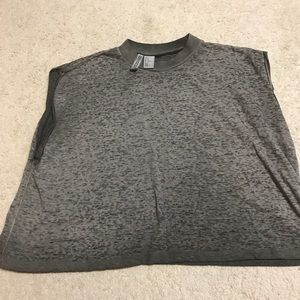Cropped muscle tshirt